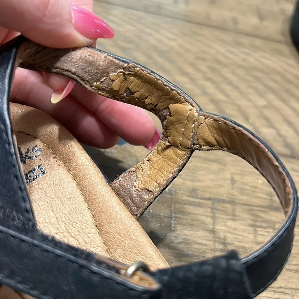 Clarks Black and Tan Sandals - Picture 8 of 12